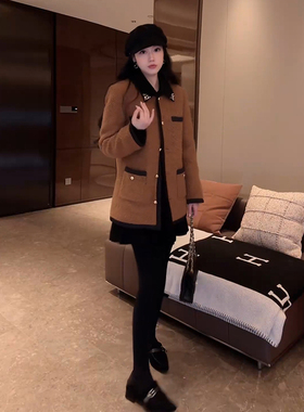 大李plus“95白鹅绒”手缝钻石翻领羊毛香风式羽绒服-D5TY0163