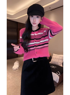 大李plus“原创设计粉黑条纹”绵羊毛兔毛混纺长袖针织-D5CH5334