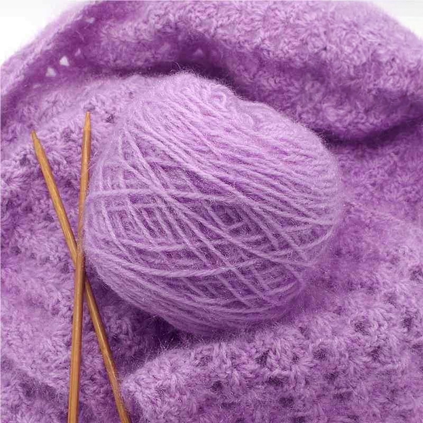 松鼠绒纱线中粗围巾线亮丝绒绒线手工钩帽子围巾毛线团diy婴儿毛