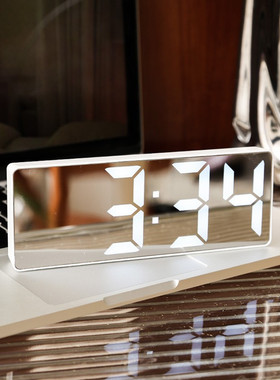 学生宿舍用镜面静音闹钟桌面摆件简约数字电子时钟书桌装饰