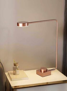 北欧ins创意24418卧室阅床头台灯个轻性办公室学生书房现桌代奢书