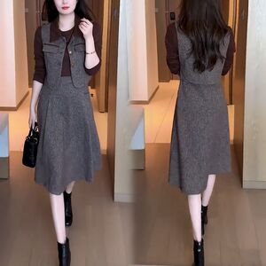 2026年秋季新款马甲外搭长袖连衣裙两件套女时尚减龄气质套装裙子