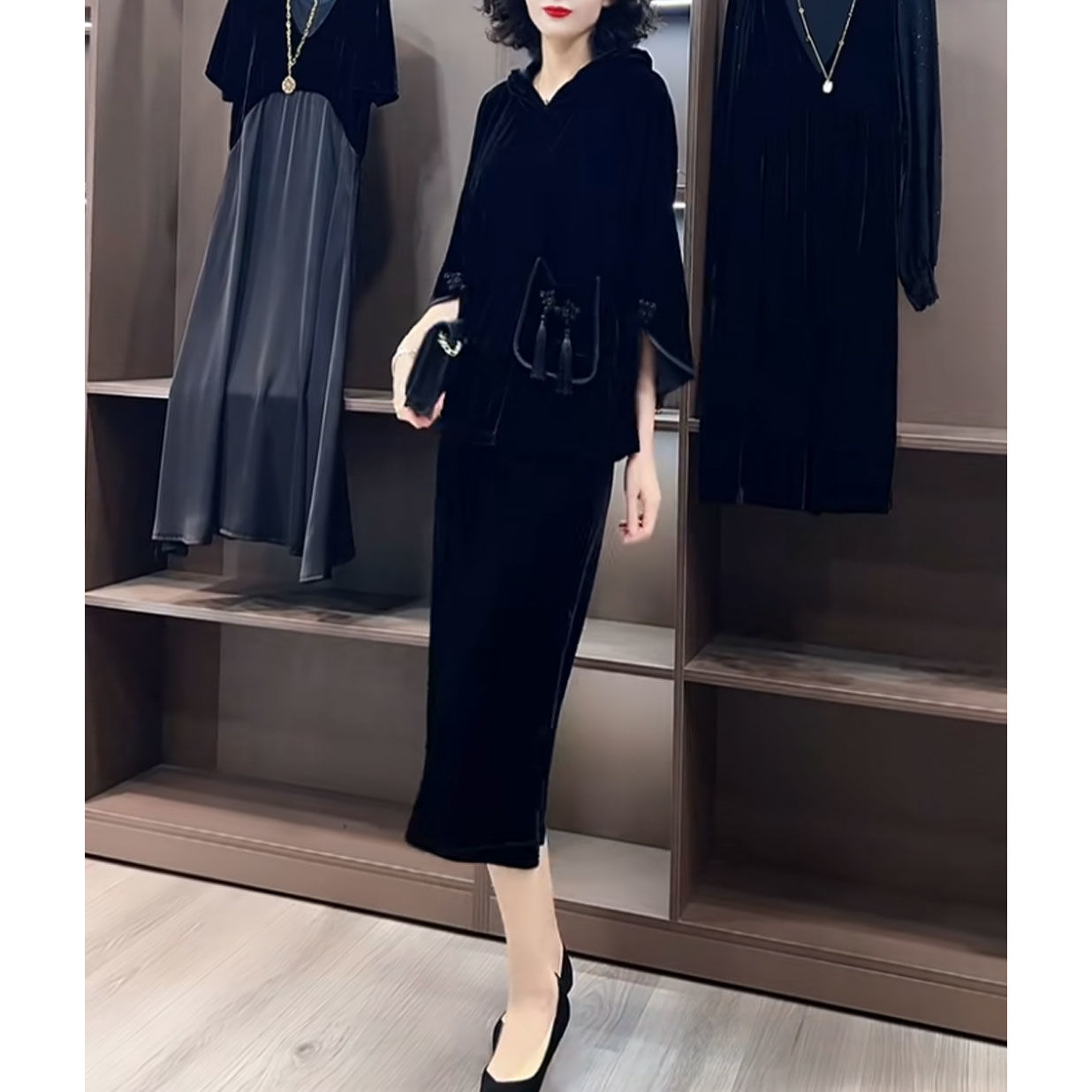 2025早春新款时尚丝绒套装女气质宽松显瘦连帽子两件套