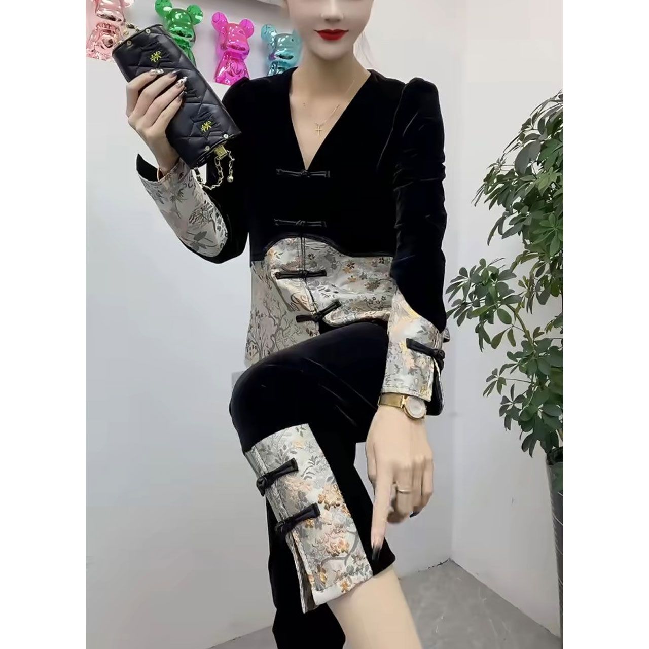 2025春季新款时尚丝绒气质大码显瘦中式盘扣上衣九分裤两件套装女