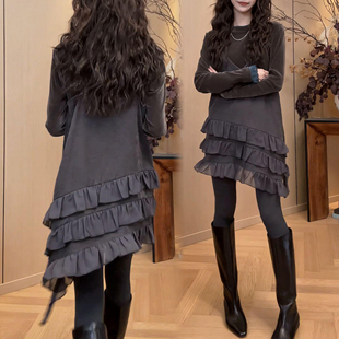 2026早春季新款时尚洋气蛋糕吊带裙子女休闲不规则宽松显瘦连衣裙