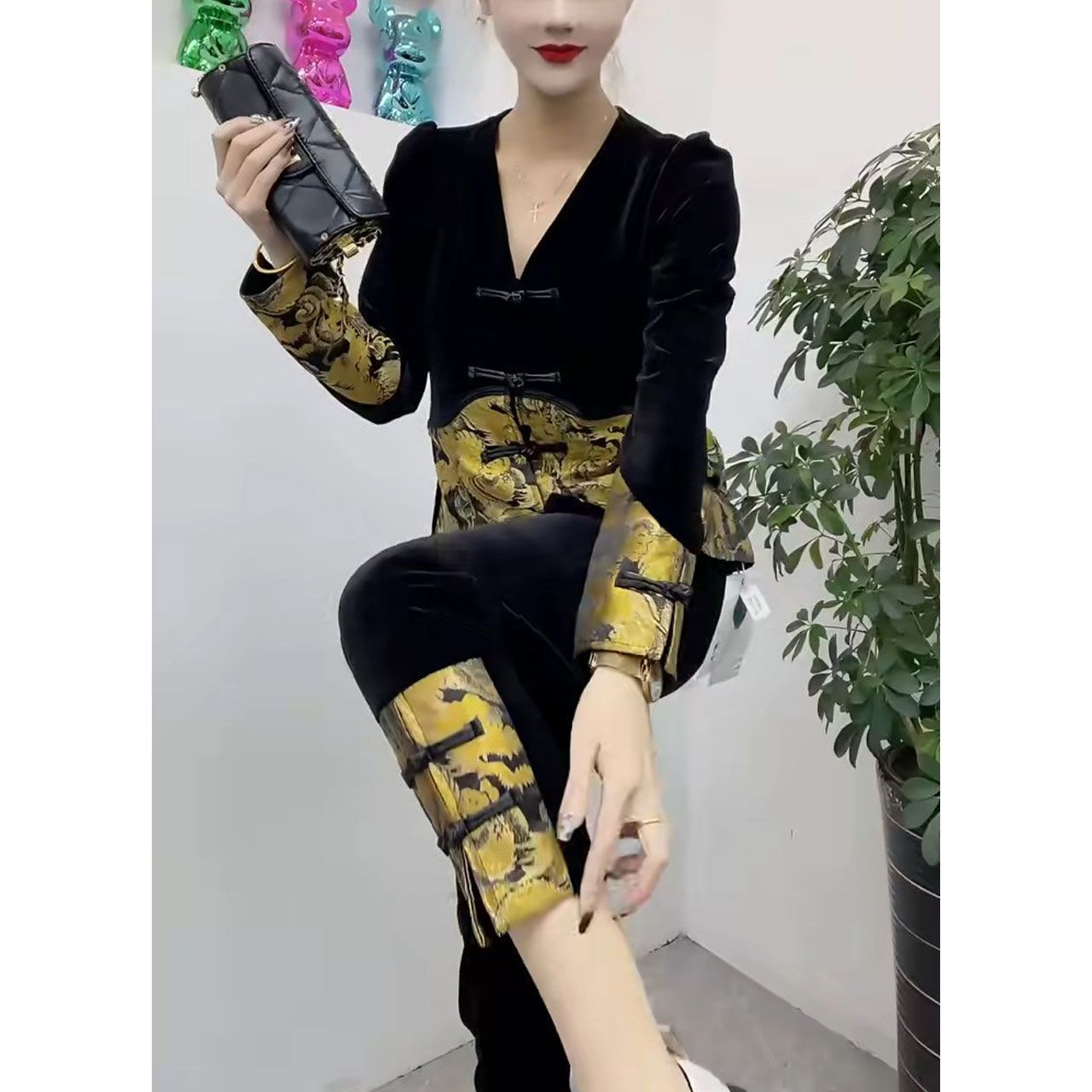 2025春新款国风丝绒气质套装大码显瘦中式盘扣九分裤两件套女