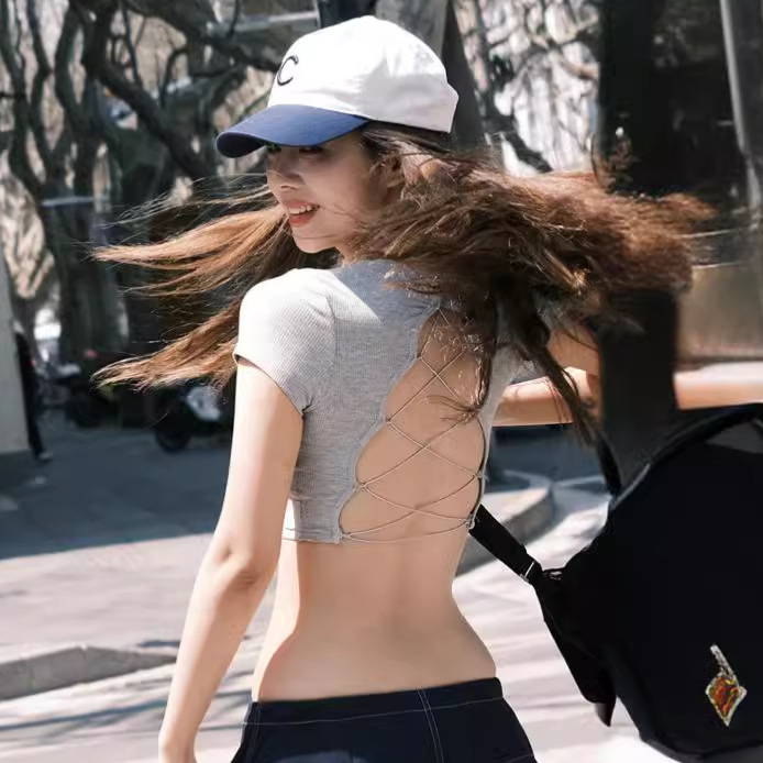 辣妹带胸垫短袖T恤女夏季新款后背镂空绑带性感露背修身短款上衣