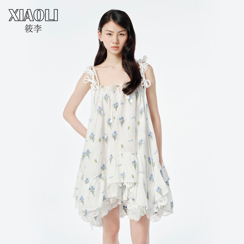 XIAOLI筱李 25春夏新品钉珠装饰小苍兰刺绣吊带连衣裙