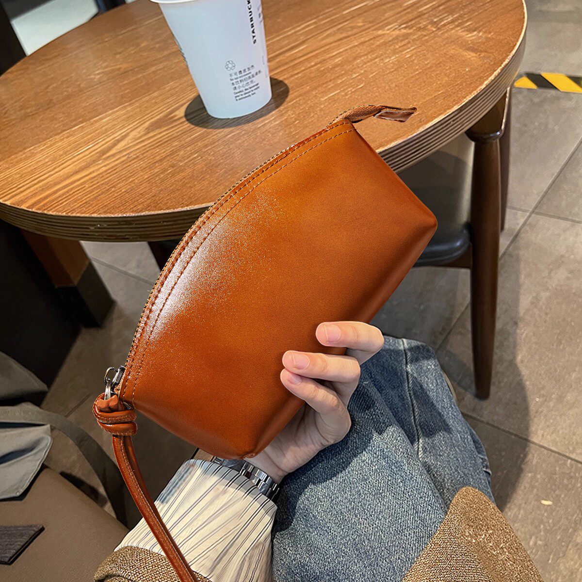 朱珠同款冬季新款进口手拿包大容量贝壳零钱包便携手拎包手机包