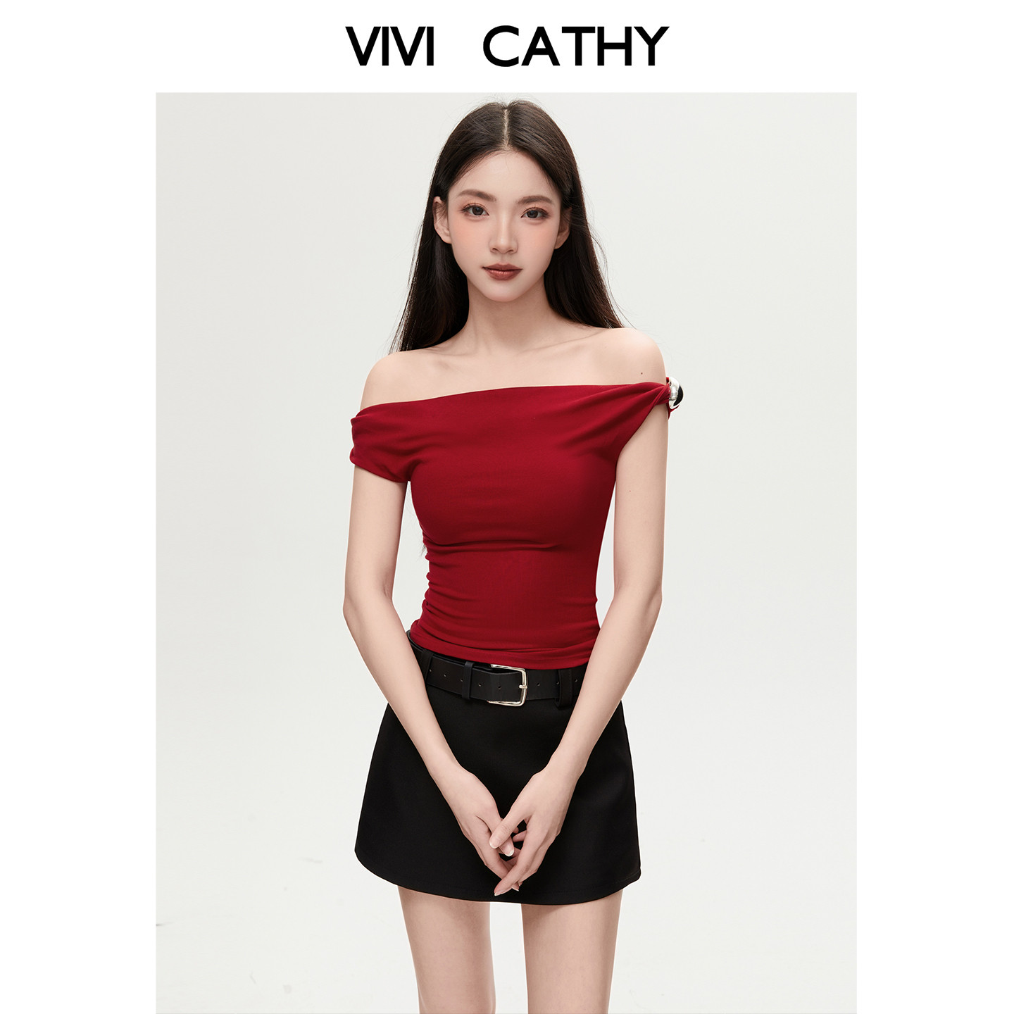 VIVICATHY2026夏季红色一字肩T恤女设计感露肩辣妹修身短袖上衣