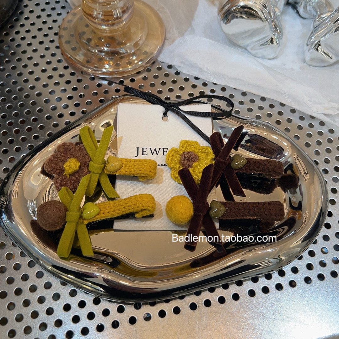 花朵毛球蝴蝶结发夹女前额刘海夹子头饰2025新款高端侧边夹发卡秋