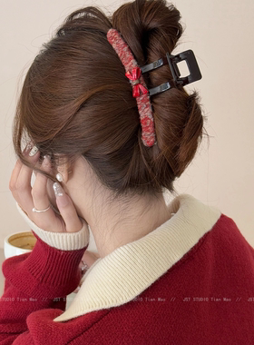 新款红色毛绒蝴蝶结花朵大号抓夹女2025新款高级感发夹后脑勺夹子