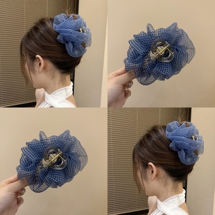 蓝格子泡泡纱抓夹发圈显发量大号鲨鱼夹网纱云朵褶皱发爪大肠圈女