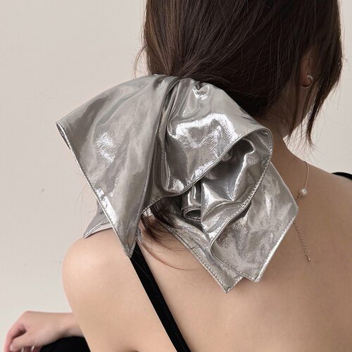 银色皮质方巾发圈女2025新款