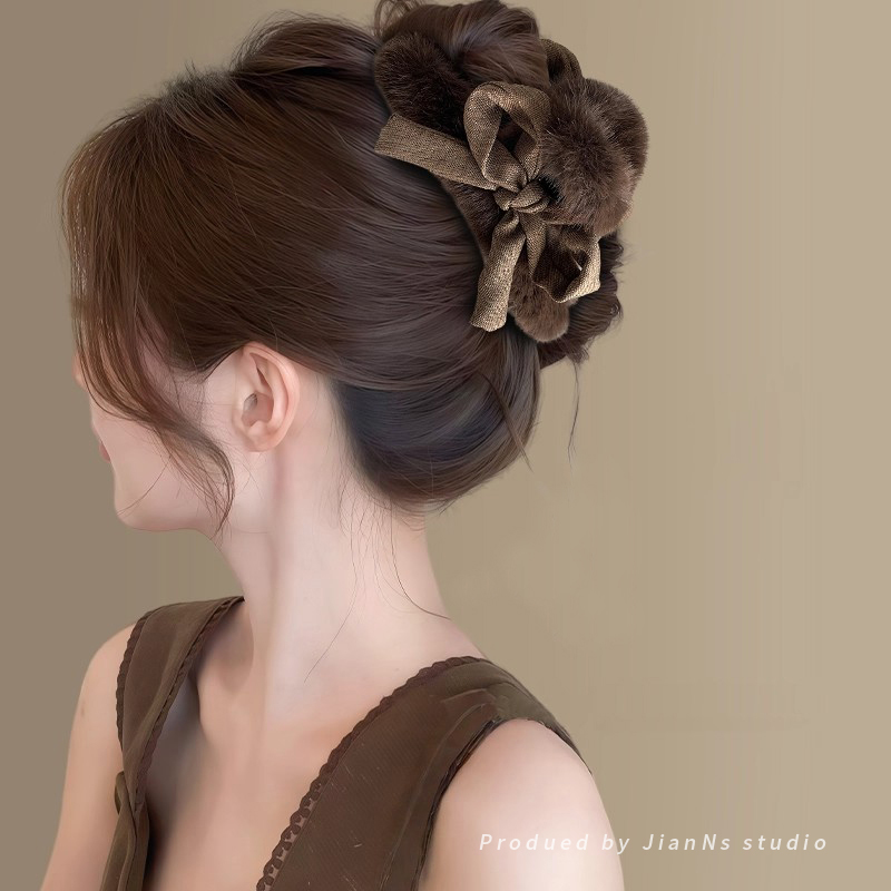 秋冬时尚兔毛蝴蝶结夹子头饰女大号鲨鱼夹毛绒发夹后脑勺盘发抓夹