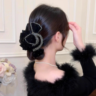 2025新款 闪钻丝绒蝴蝶结抓夹头饰女高级感后脑勺鲨鱼夹发夹 秋冬季