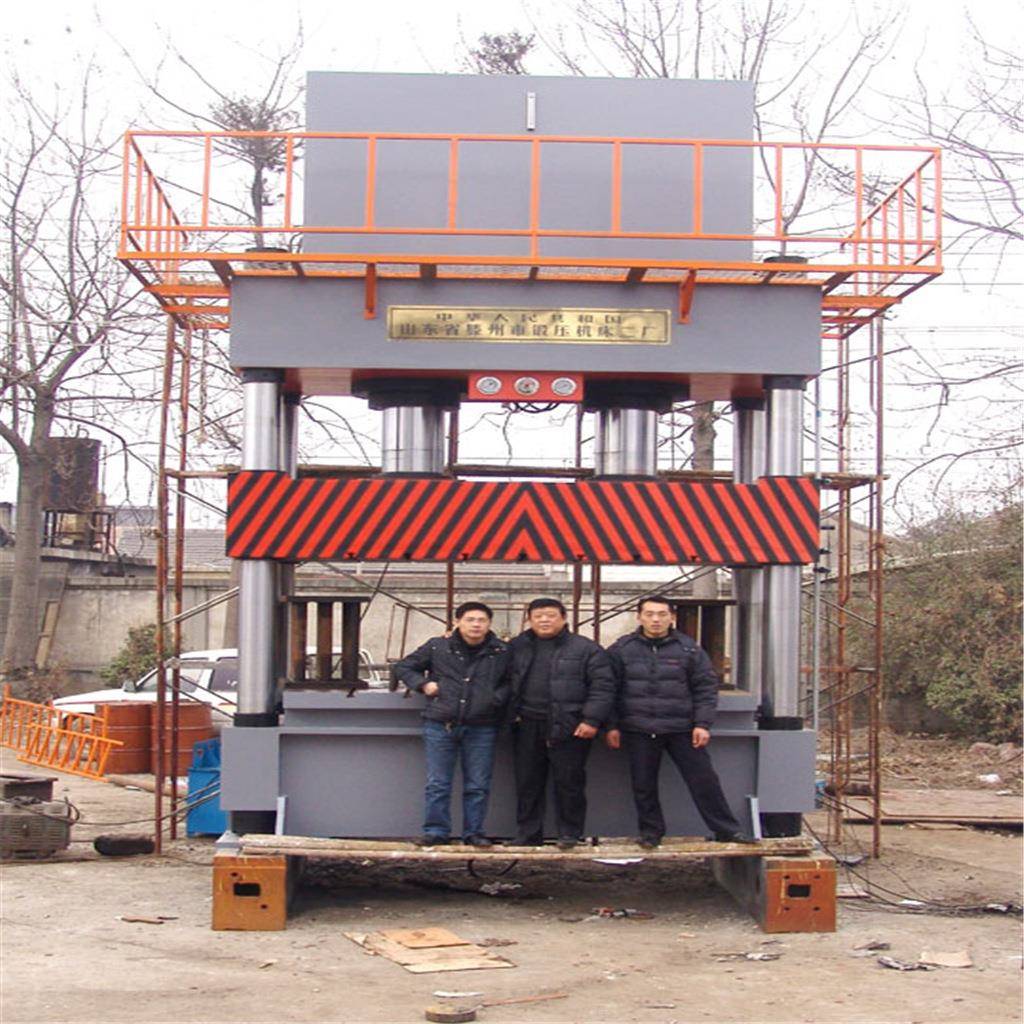 厂家直销1800T大台面四柱热压皮革压花压纹液压机PLC伺服压力机