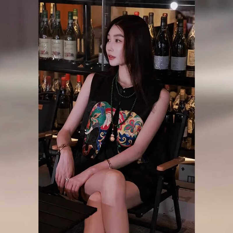 新中式重工刺绣马甲女轻国风坎肩2024夏季高级感高端马夹唐装背心,女装/女士精品,马夹,淘宝优惠券,粉丝福利购,淘宝优惠卷