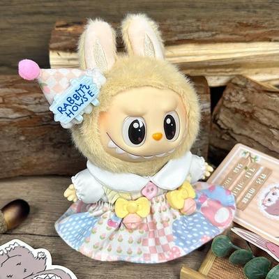 适用于labubu拉布布毛绒公仔送女生书包可爱玩偶挂件礼物娃衣服