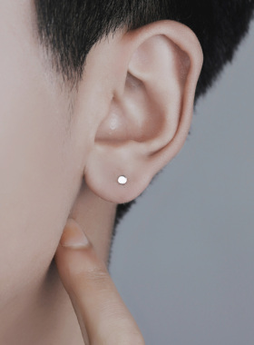 S925纯银耳钉男士气质养耳洞小众设计高级感女新款2023爆款耳饰