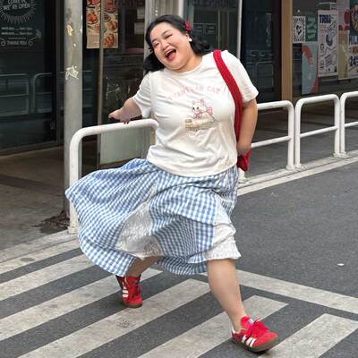 福饮沸别【仙履奇缘】大码显瘦蕾丝花边拼接蓝色格纹半身裙-2075