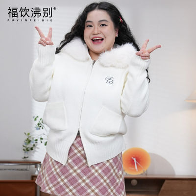 福饮沸别【雪白伊人】冬季大码胖MM加厚刺绣毛领针织外套YP25168