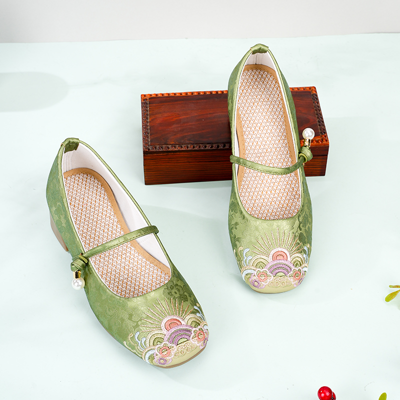 浅口绣花鞋春夏旗袍鞋女单鞋