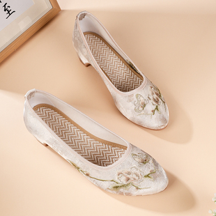 女老北京布鞋 复古汉服鞋 软底妈妈鞋 中式 子 旗袍单鞋 古风民族绣花鞋