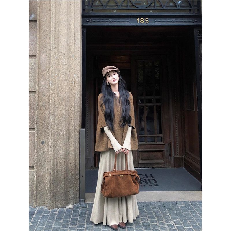 千金风棕色毛呢斗篷短外