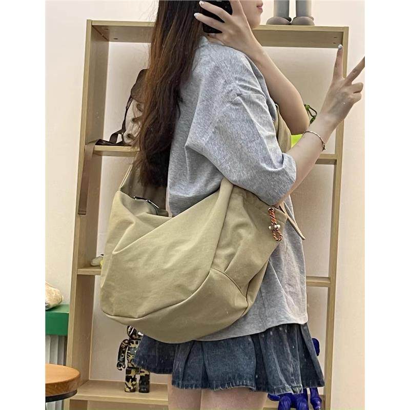 花少江疏影赵昭仪同款大容量单肩饺子包男女斜挎运动健身包通勤