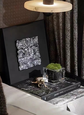 欧式现代样板间卧室床头柜组合摆件书房桌面装饰画金属蜥蜴装饰品