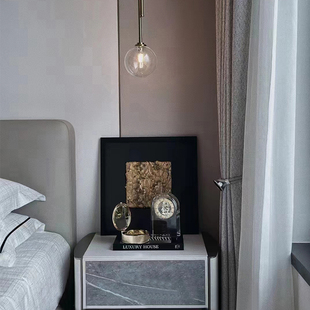 简约现代样板间主卧室床头柜装饰画指南针意式软装饰品摆件组合套