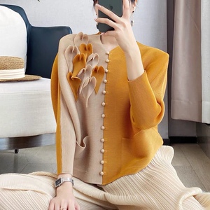 三宅褶皱2024年早春新款设计感小众别致短款上衣洋气减龄女士开衫