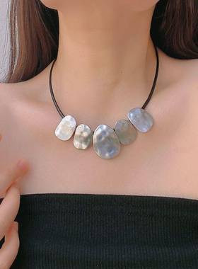 法国coopkoop高级感金属椭圆形拉丝片项链小众设计黑色皮绳锁骨