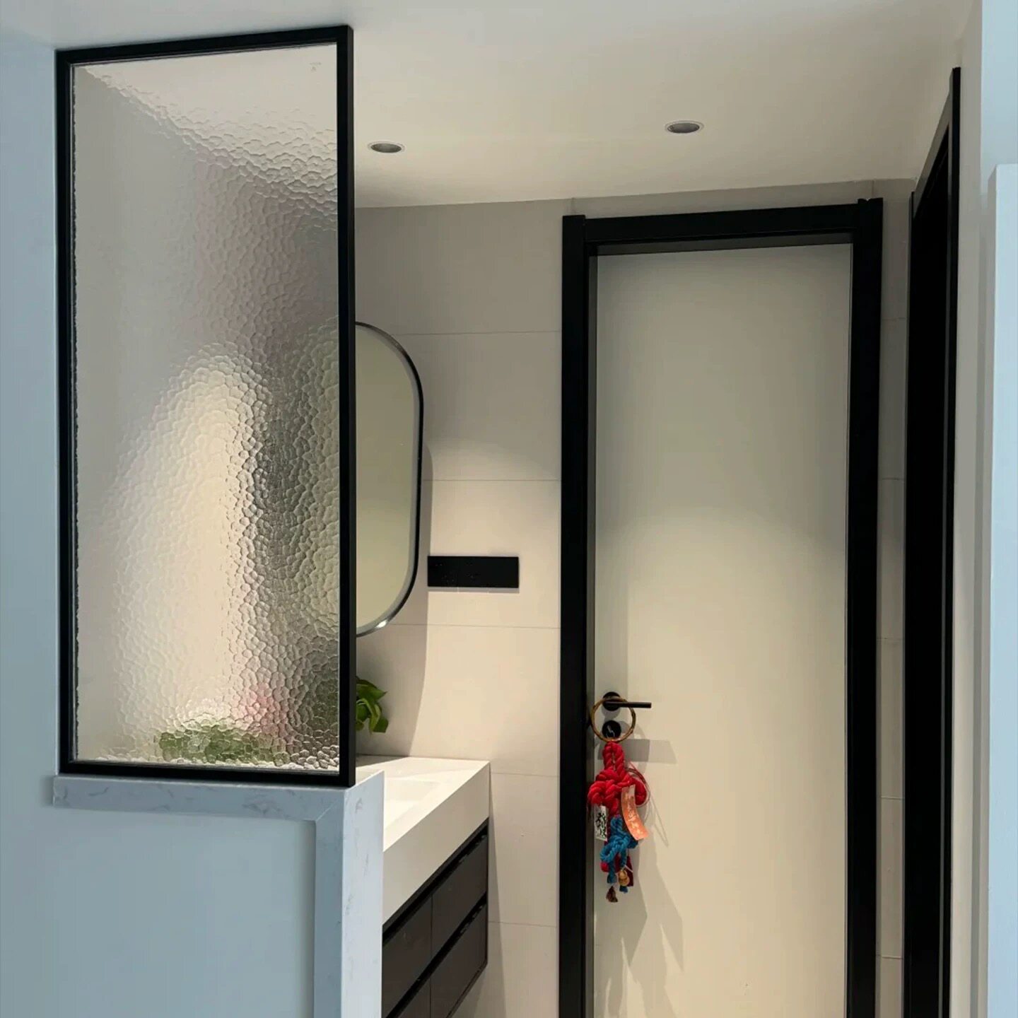 长虹玻璃隔断客厅屏风铁艺不锈钢现代简约餐厅家用玄关艺术卫生间