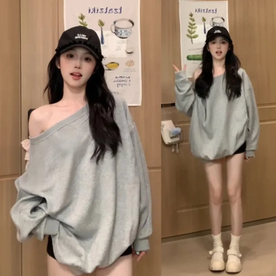 宽松套头卫衣中长款美式斜肩设计感小众显瘦女装露肩灰色上衣慵懒