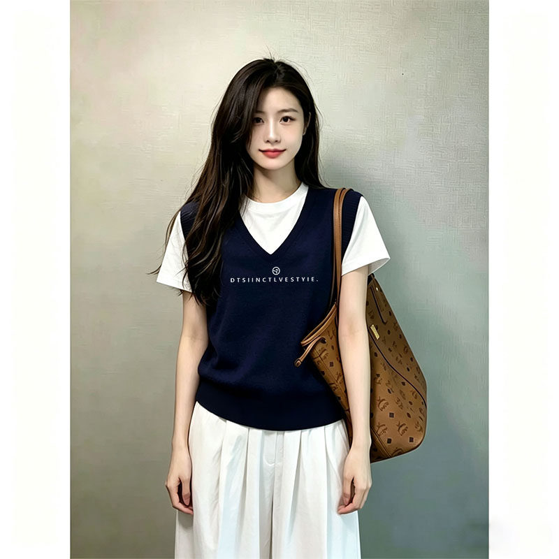 韩系藏蓝色短袖女2026夏宽松遮肉V领露锁骨假两件马甲叠穿上衣服