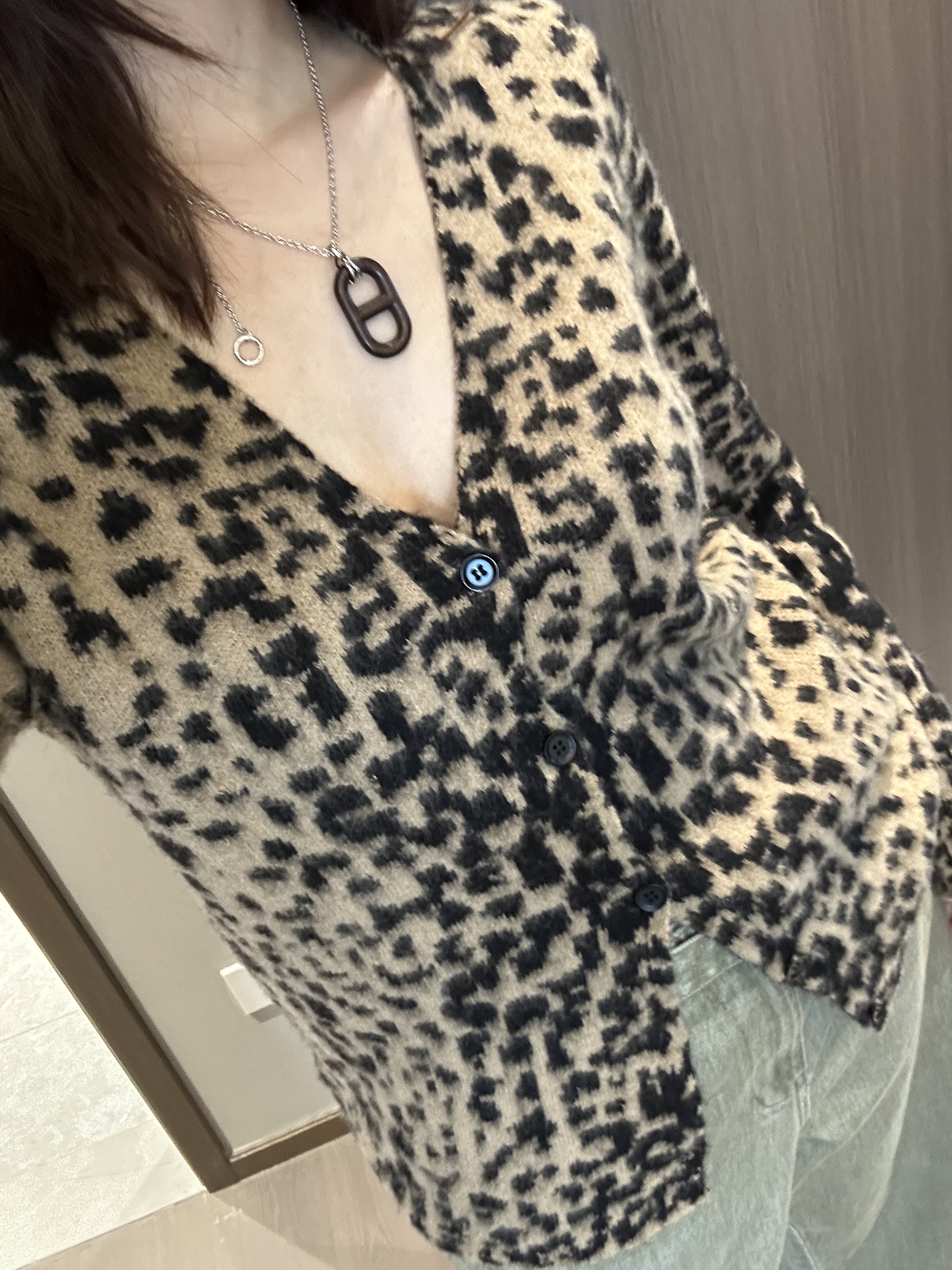 QUEENIE2025早秋新款美式复古豹纹V领长袖针织开衫外套女