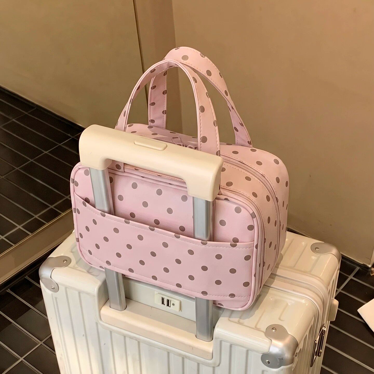 粉色波点大容量化妆包女便携旅行洗漱收纳包三层分区手提化妆品包