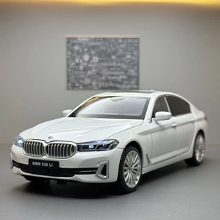 黑曼巴合金车模1比24宝马530Li汽车带声光回力玩具车模型摆件代发