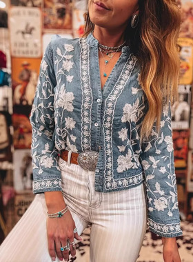 Printed V-neck slim fit long sleeved top 女士印花V领长袖上衣