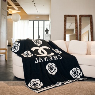轻奢风复古设计师款 双面半边绒毛毯盖毯午休毯 高奢山茶花设计时尚