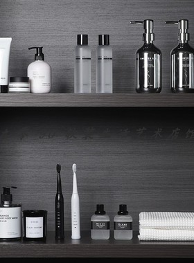 现代简约卫生间台面牙刷水乳液面霜瓶毛巾香薰蜡烛样板房摆件装饰