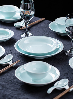 景德镇餐具套装高温釉下彩餐具高白瓷青瓷碗碟套装家用中式乔迁礼