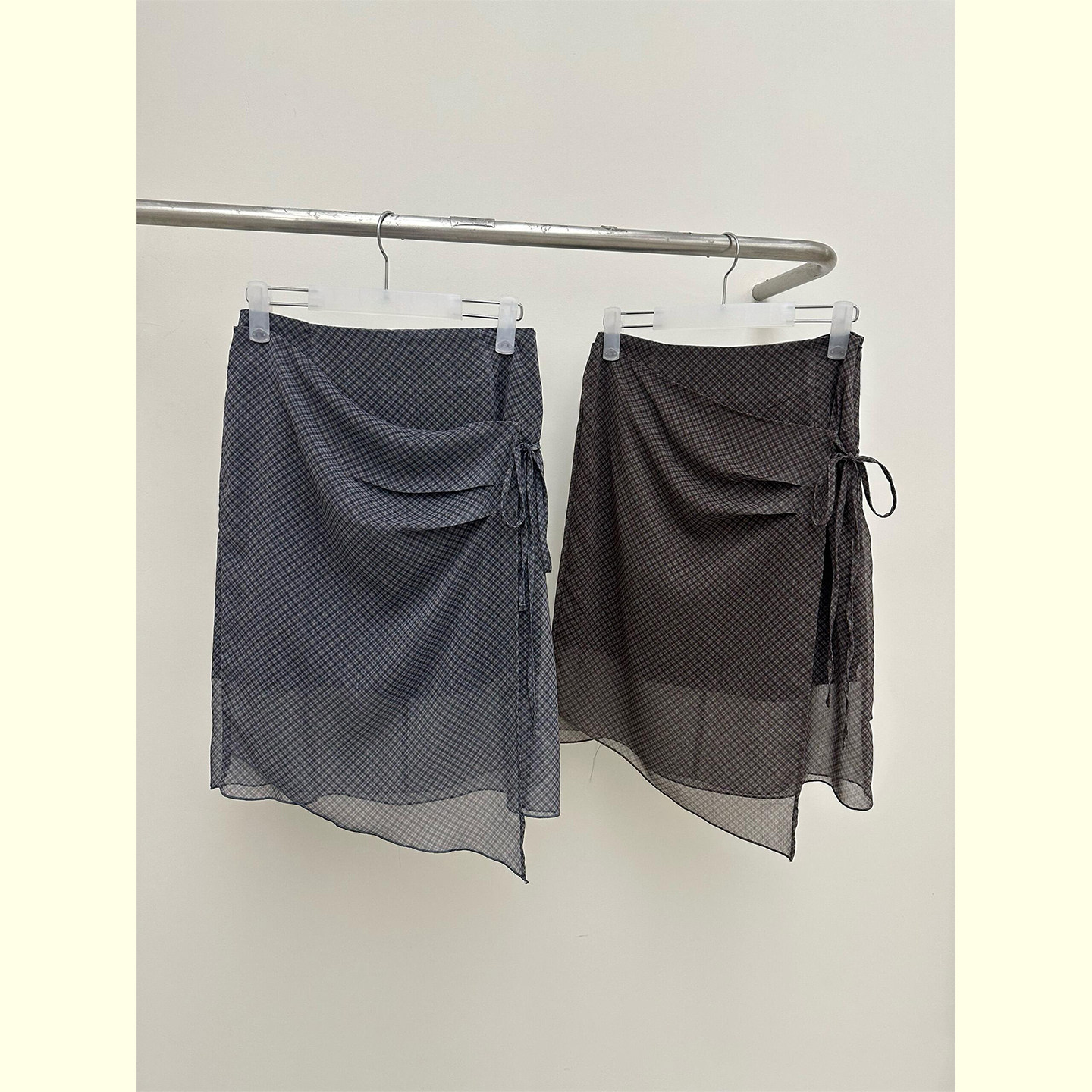 复古格纹半身裙女2026春季新款网纱双层绑带短裙修身飘逸薄款裙子