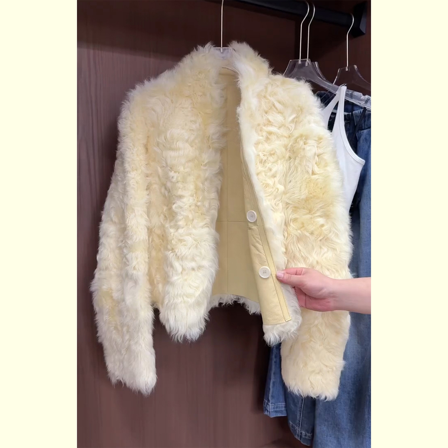 法式小香风皮毛一体短外套2025