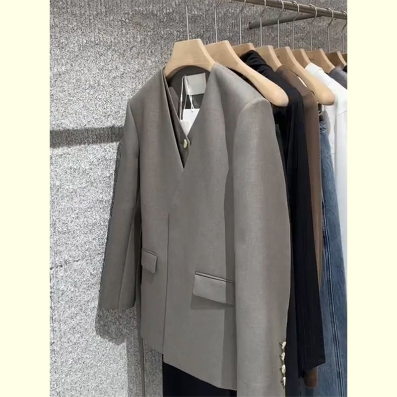 高级感灰色V领西装外套女