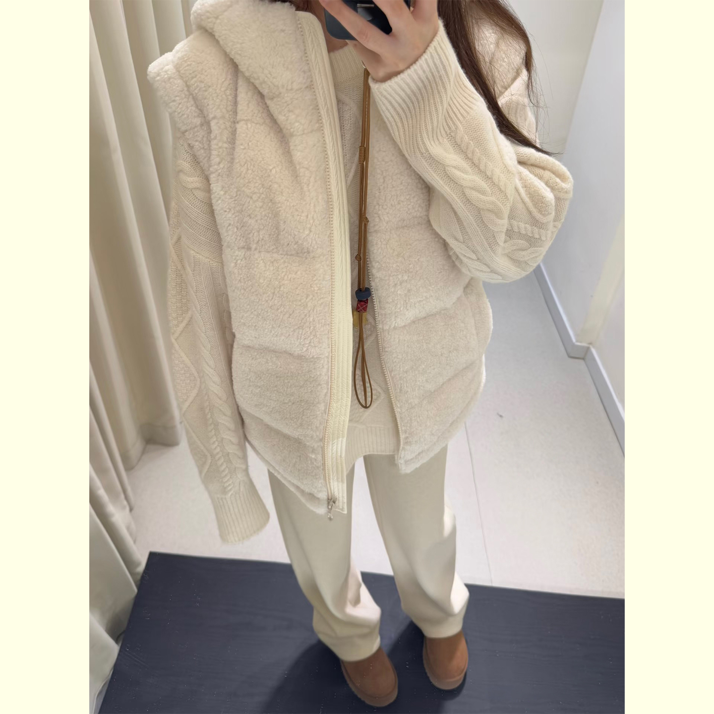 羊羔绒连帽马甲外套软糯针织衫女