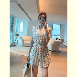 螺纹编织中长款针织开衫女2026春新款轻奢高级感镂空绞花钩织马甲