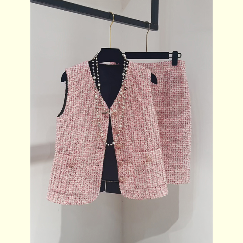 气质名媛粉色小香风马甲高腰裙子